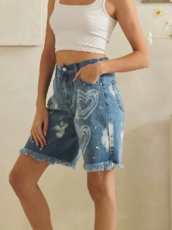 250 ❤️ OLI & HALI WASHED HEART SHORT DENIM
JEANS - Picture 2 of 3